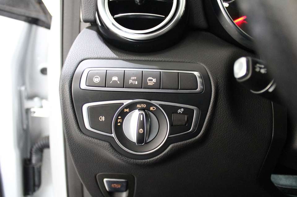 Mercedes-Benz GLC 220 - Imagem 11