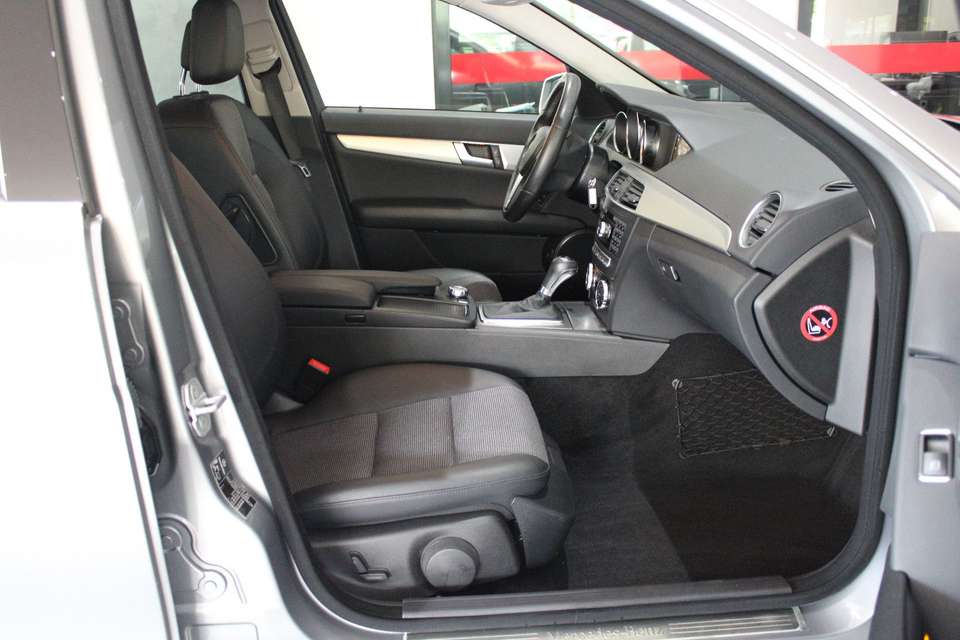 Mercedes-Benz C 200 - Imagem 8