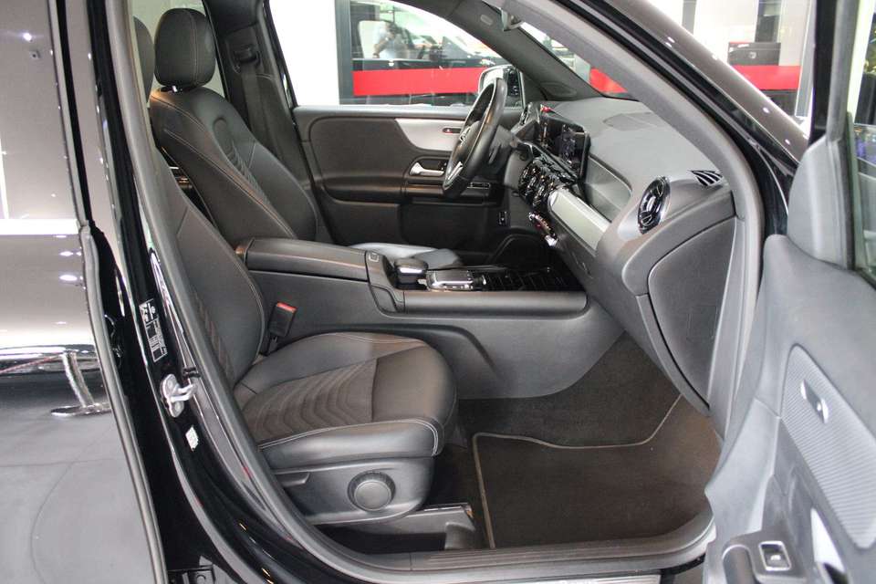 Mercedes-Benz GLB 180 - Imagem 8