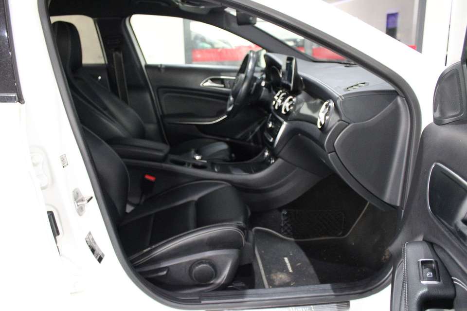 Mercedes-Benz GLA 200 - Imagem 7