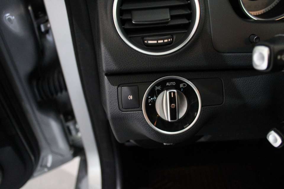 Mercedes-Benz C 200 - Imagem 10
