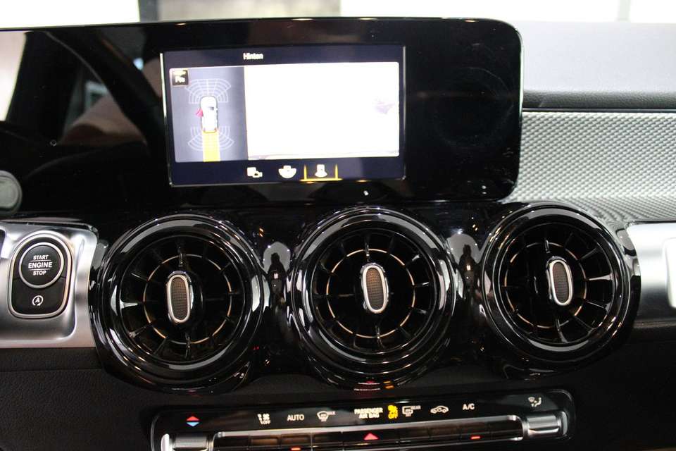 Mercedes-Benz GLB 180 - Imagem 10