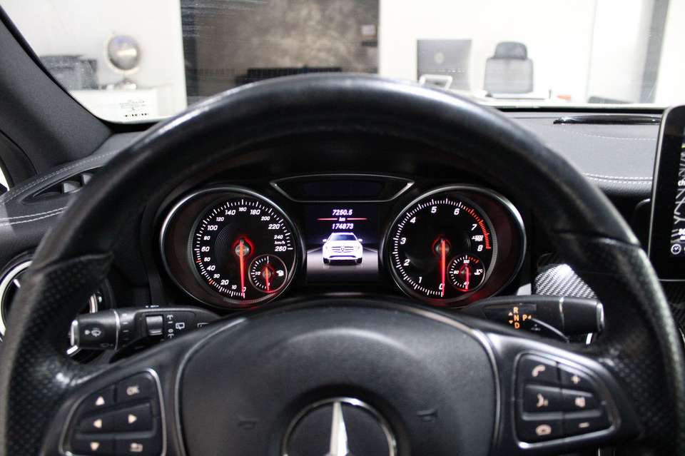 Mercedes-Benz GLA 200 - Imagem 8