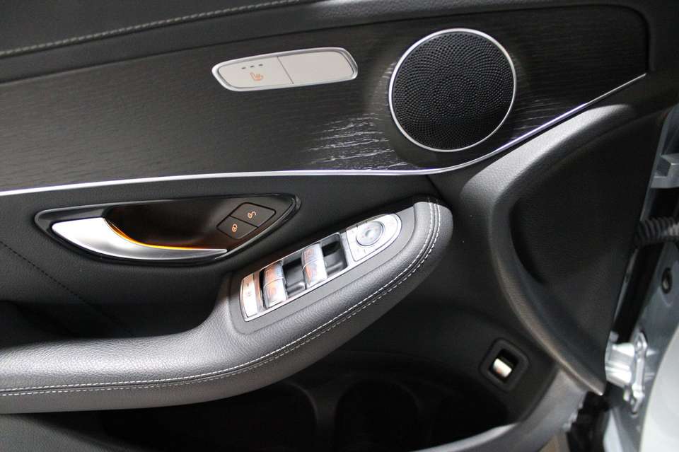Mercedes-Benz GLC 300 - Imagem 11