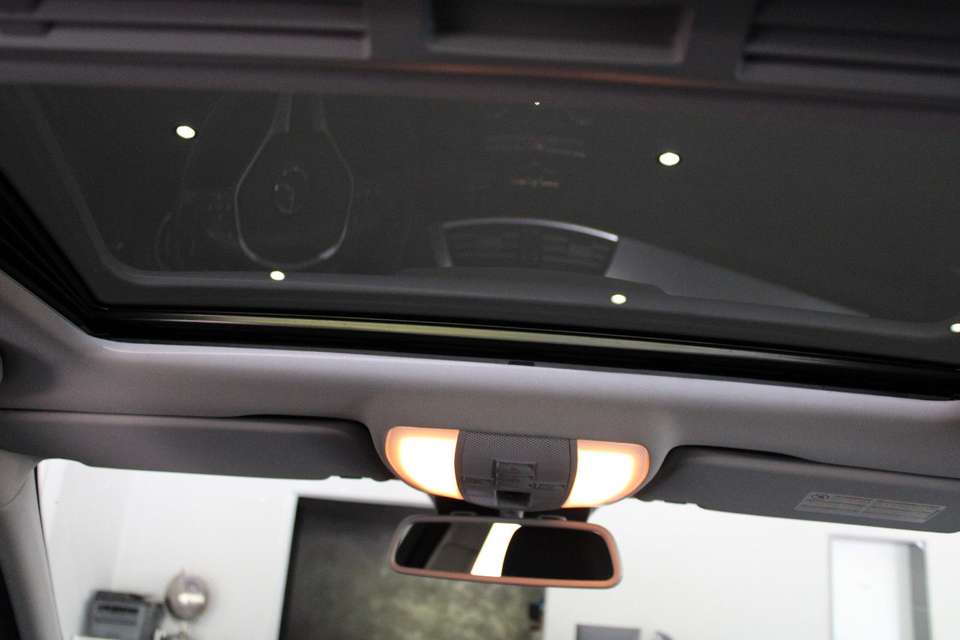 Mercedes-Benz C 200 - Imagem 12
