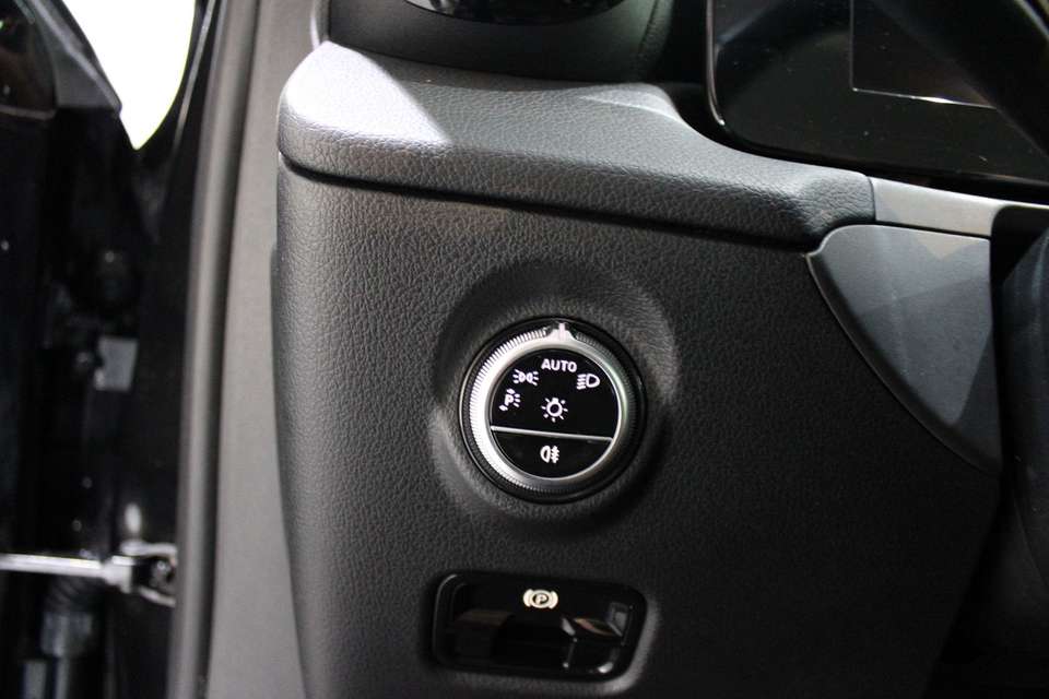 Mercedes-Benz C 200 - Imagem 12