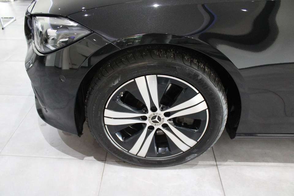 Mercedes-Benz C 200 - Imagem 13