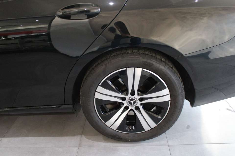 Mercedes-Benz C 200 - Imagem 12