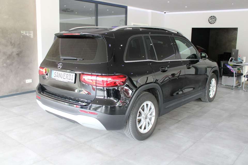 Mercedes-Benz GLB 180 - Imagem 13