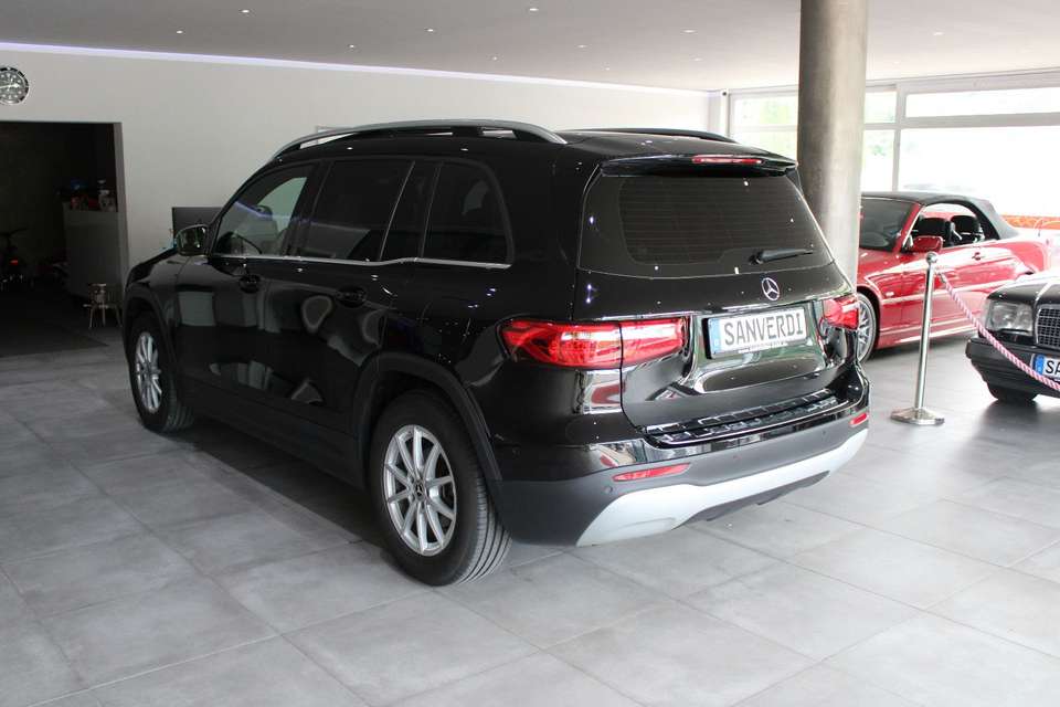 Mercedes-Benz GLB 180 - Imagem 14
