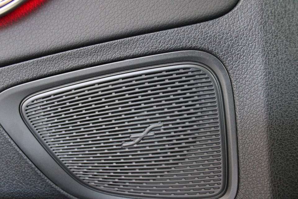 Mercedes-Benz C 200 - Imagem 13