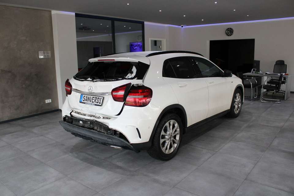 Mercedes-Benz GLA 200 - Imagem 12