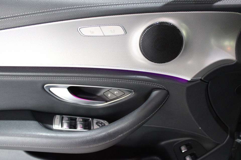 Mercedes-Benz E 400 - Imagem 11