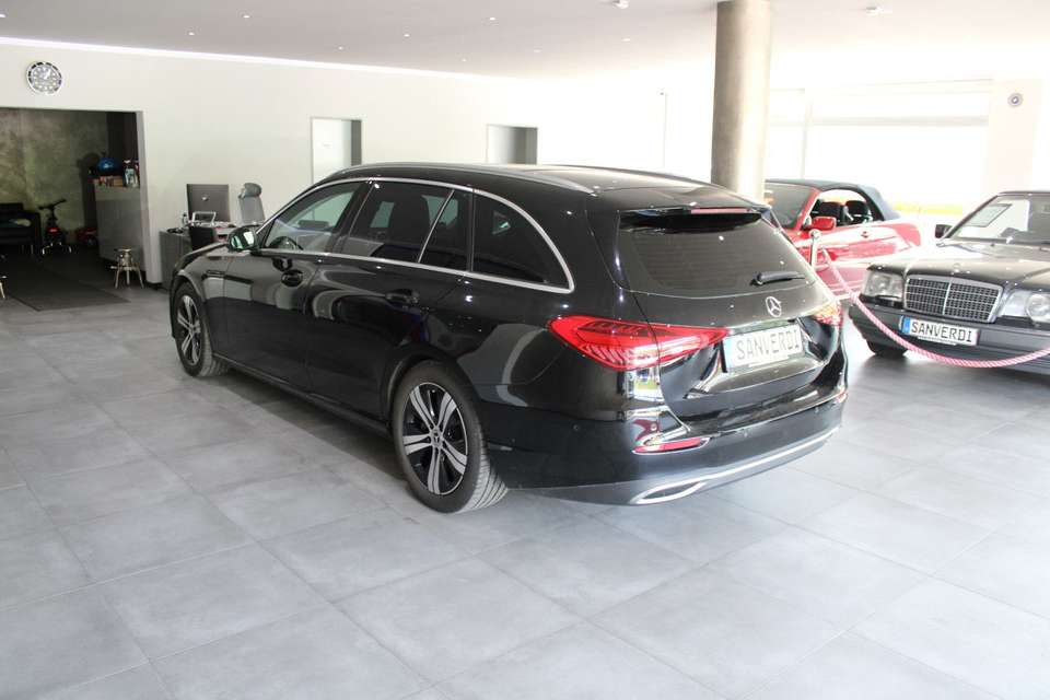 Mercedes-Benz C 200 - Imagem 15