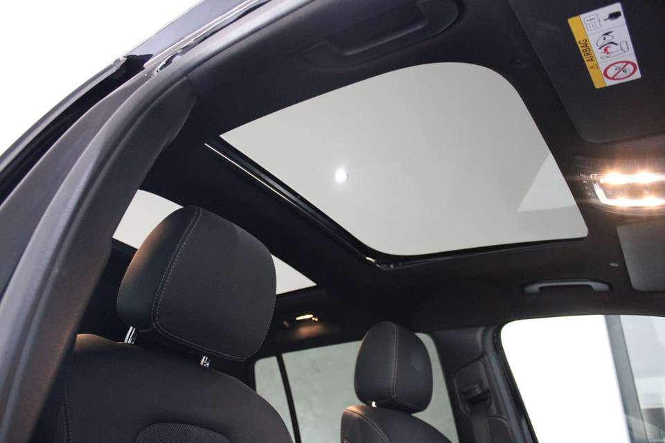 Mercedes-Benz GLB 180 - Imagem 15