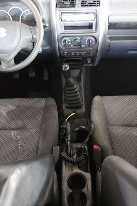 Suzuki Jimny - Imagem 6
