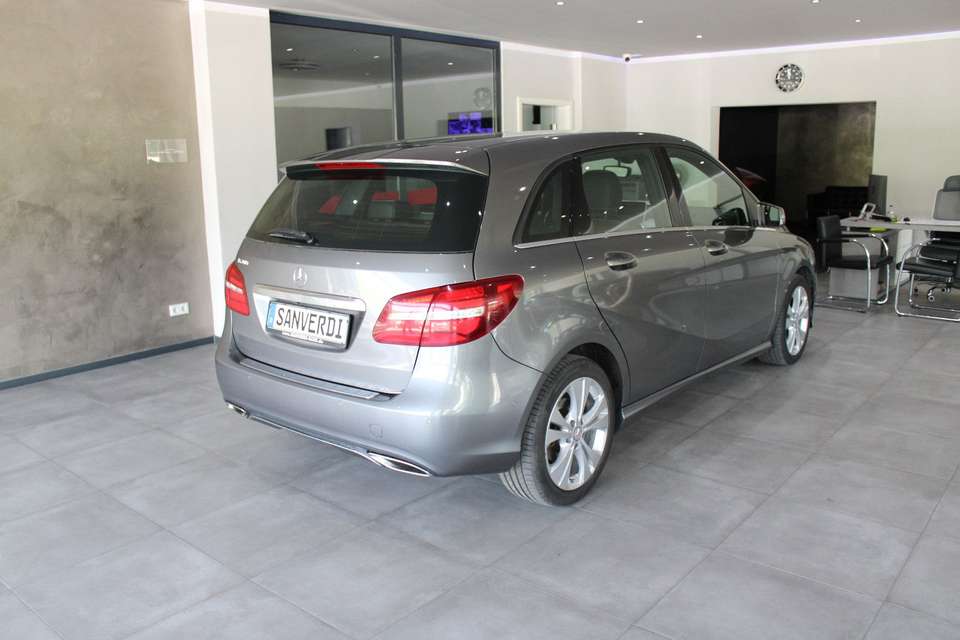 Mercedes-Benz B 200 - Imagem 14