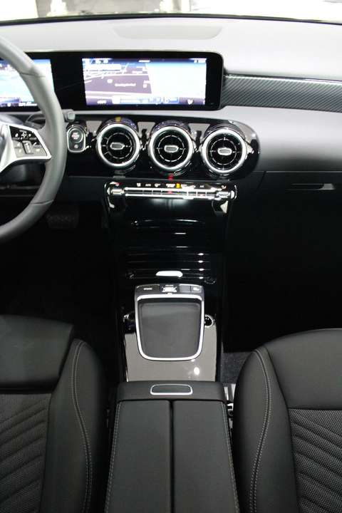 Mercedes-Benz A 180 - Imagem 6
