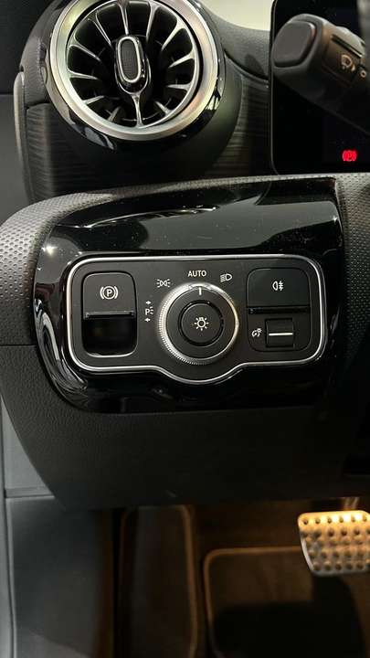 Mercedes-Benz A 200 - Imagem 9