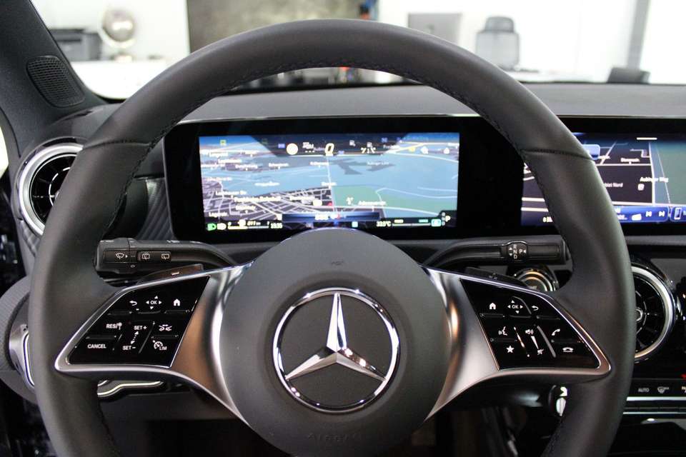 Mercedes-Benz A 180 - Imagem 9