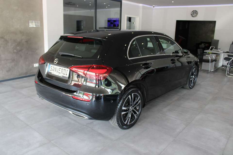Mercedes-Benz A 180 - Imagem 14
