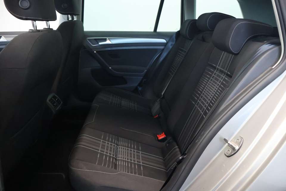 Volkswagen Golf Variant - Imagem 5