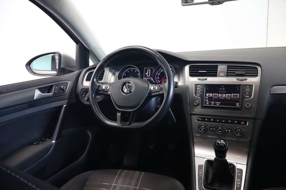 Volkswagen Golf Variant - Imagem 16