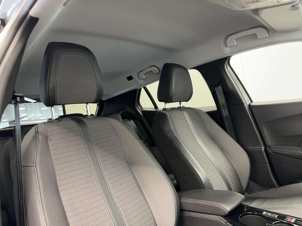 Peugeot e-2008 - Imagem 13