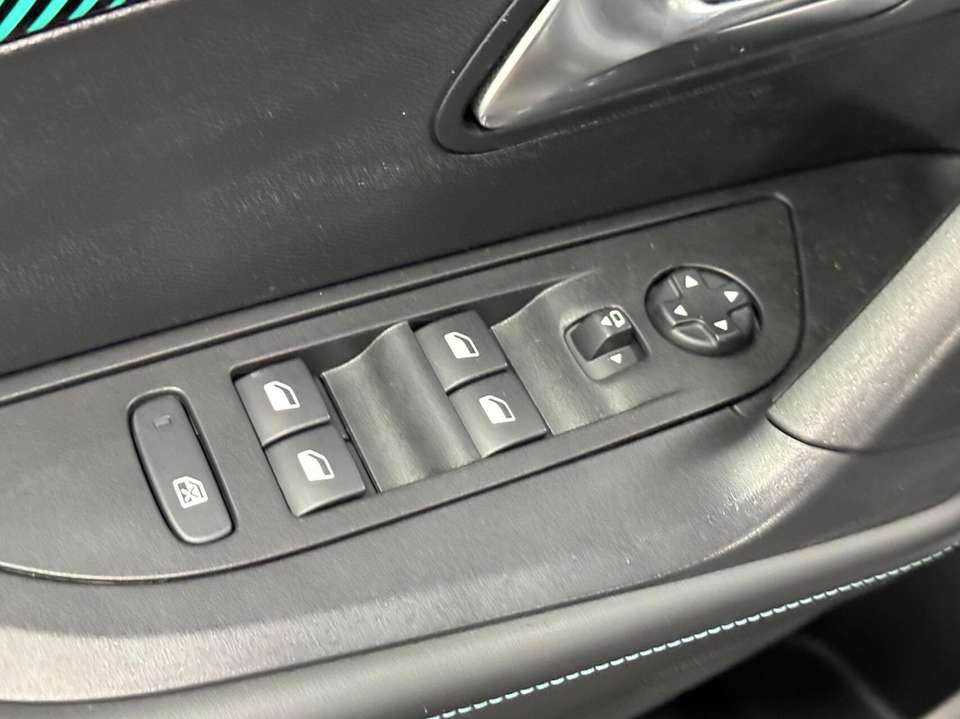 Peugeot e-2008 - Imagem 17