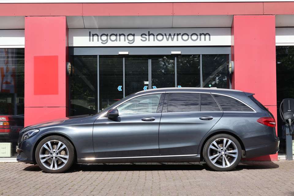 Mercedes-Benz C 400 - Imagem 2