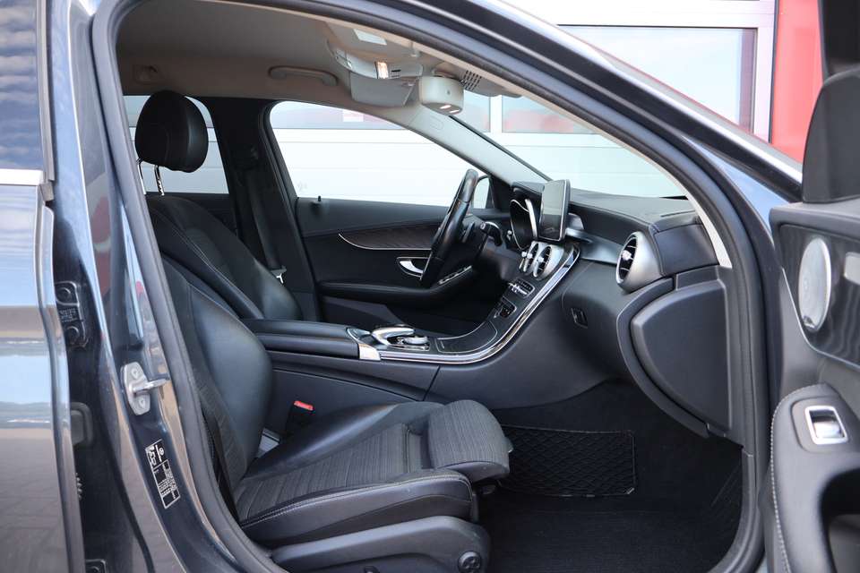Mercedes-Benz C 400 - Imagem 18