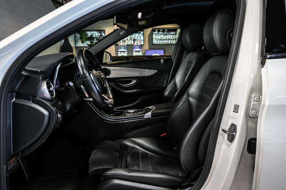 Mercedes-Benz C 180 - Imagem 9