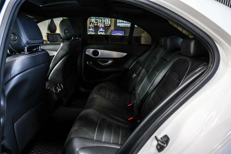 Mercedes-Benz C 180 - Imagem 10