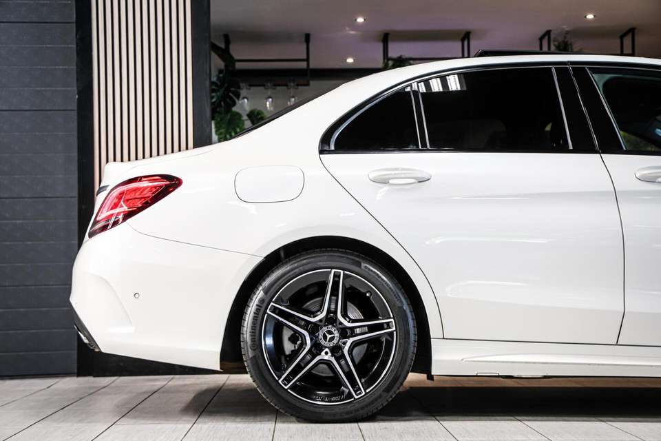 Mercedes-Benz C 180 - Imagem 15