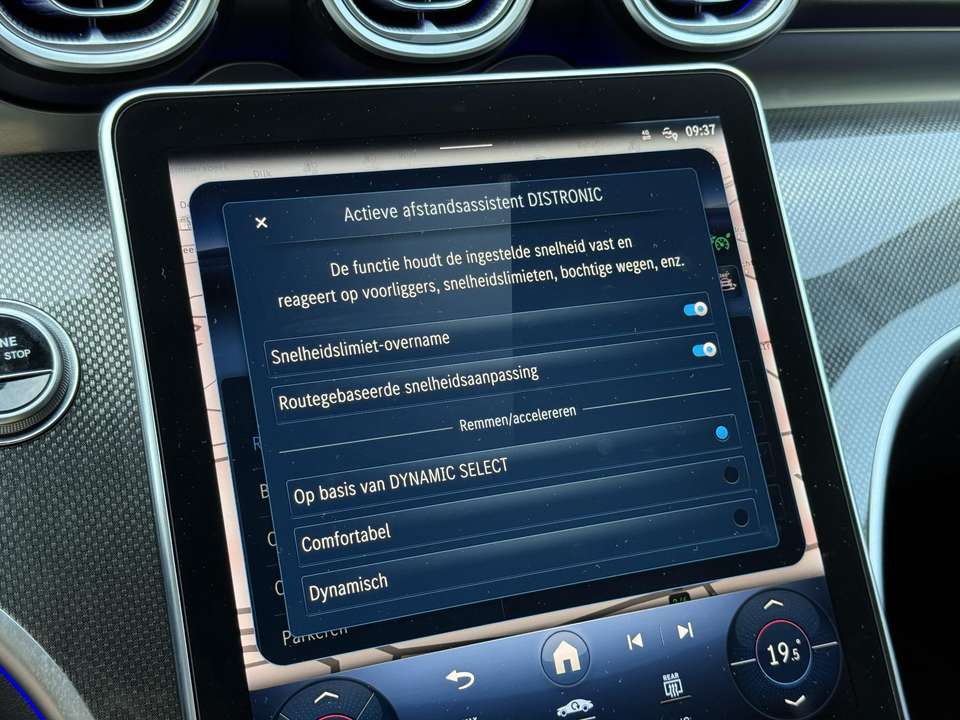 Mercedes-Benz C 300 - Imagem 18