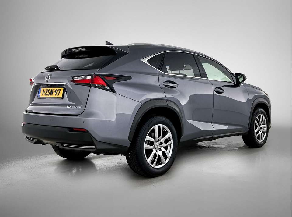 Lexus NX 300h - Imagem 2
