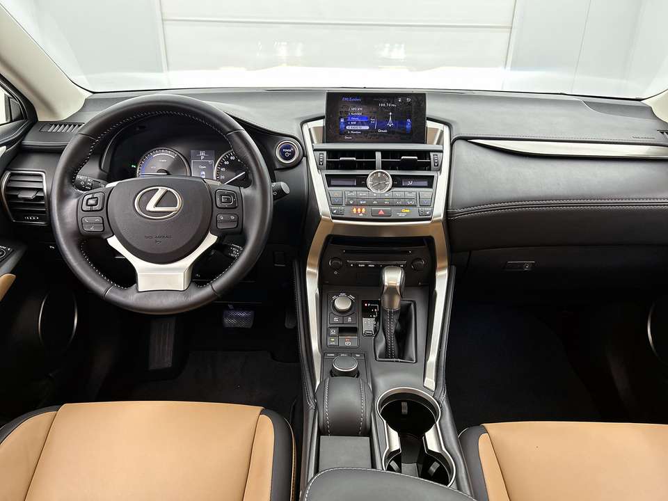 Lexus NX 300h - Imagem 4