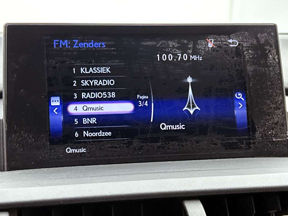 Lexus NX 300h - Imagem 9