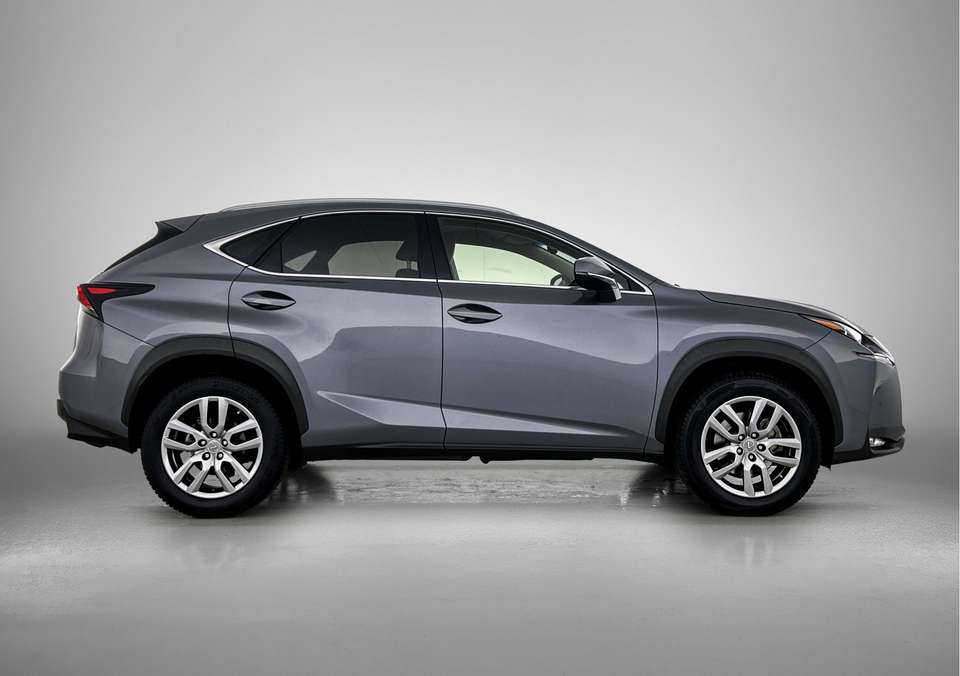 Lexus NX 300h - Imagem 12