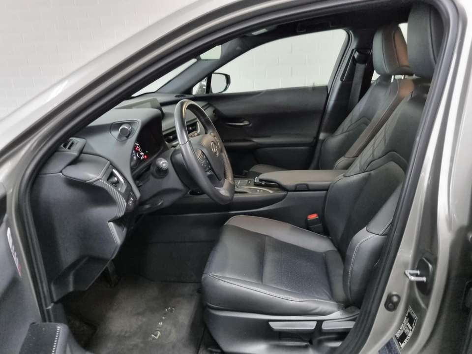 Lexus UX 250h - Imagem 10