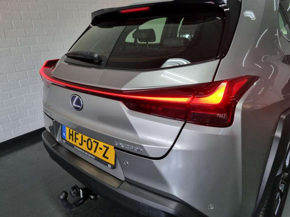 Lexus UX 250h - Imagem 19