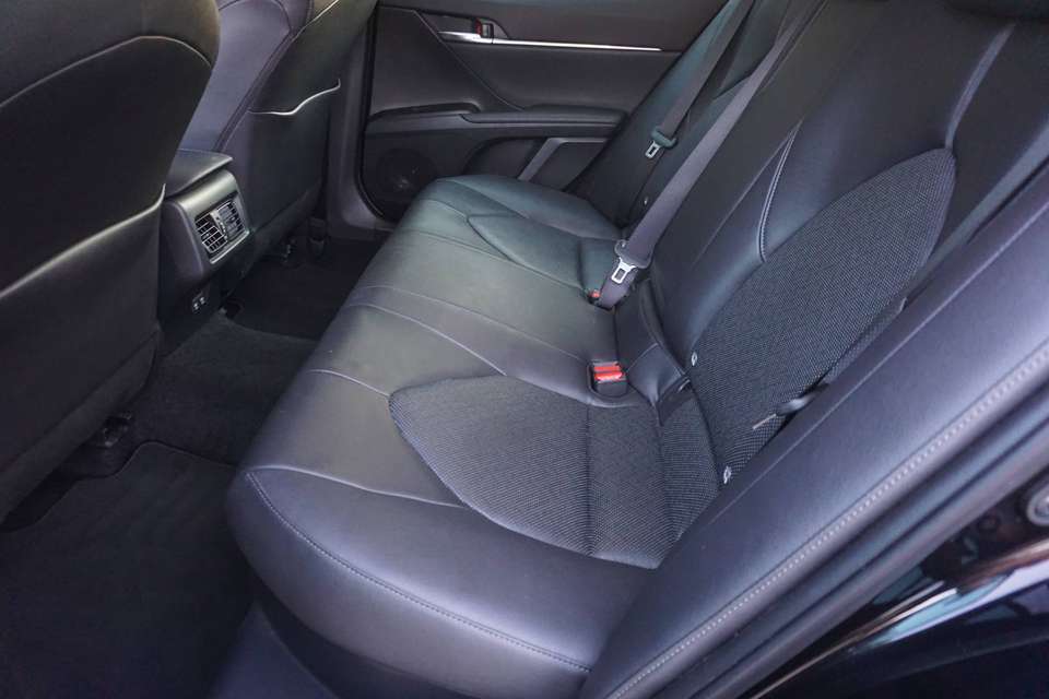 Toyota Camry - Imagem 9