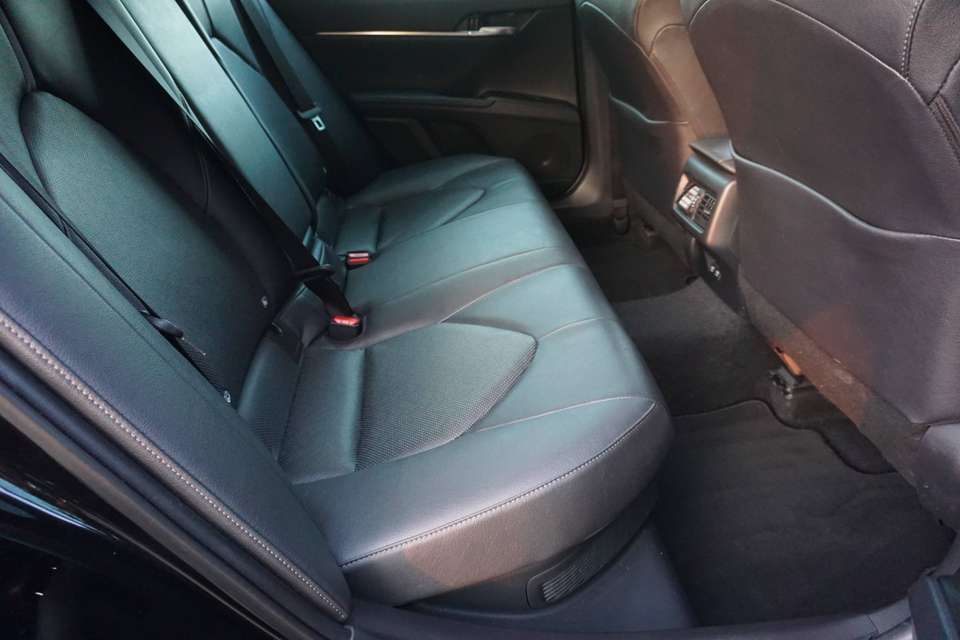 Toyota Camry - Imagem 10
