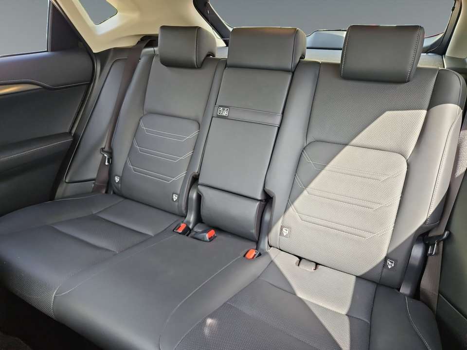 Lexus NX 300 - Imagem 14