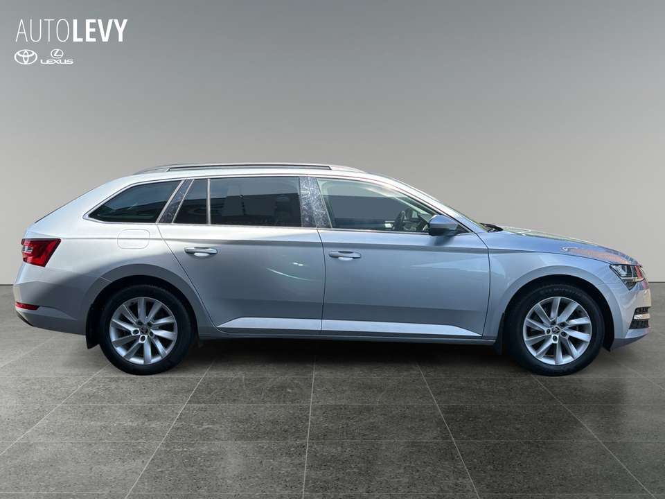Skoda Superb - Imagem 7