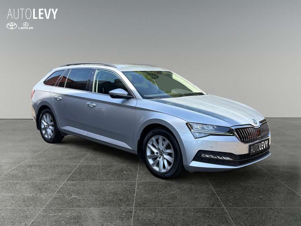 Skoda Superb - Imagem 8