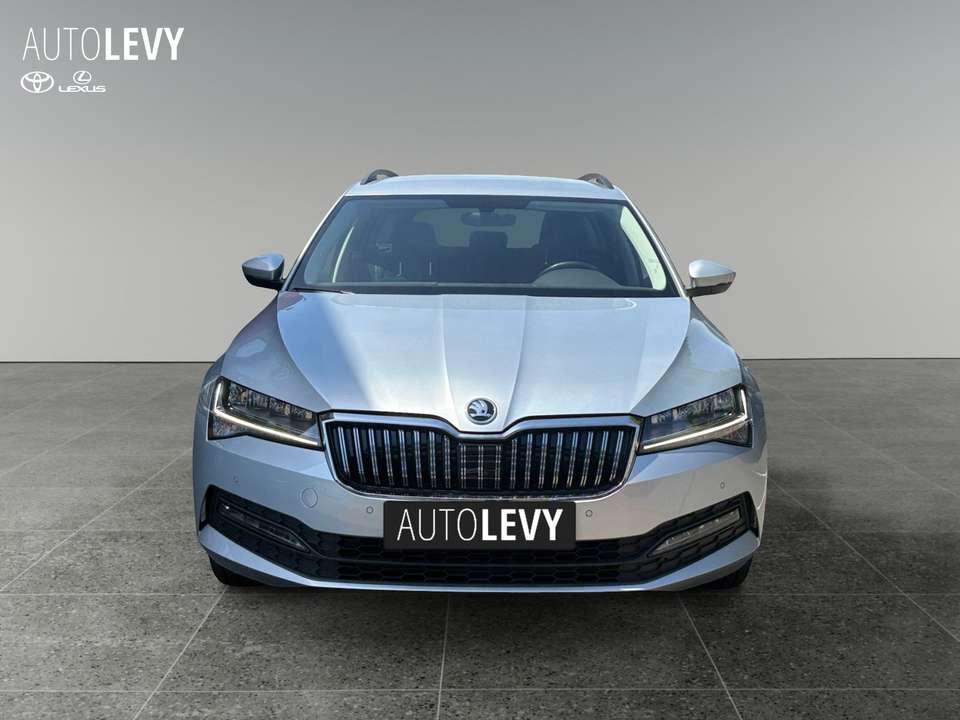 Skoda Superb - Imagem 9