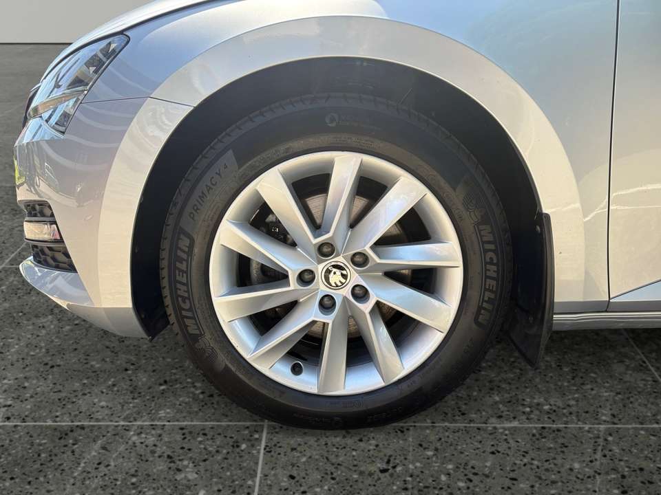 Skoda Superb - Imagem 15