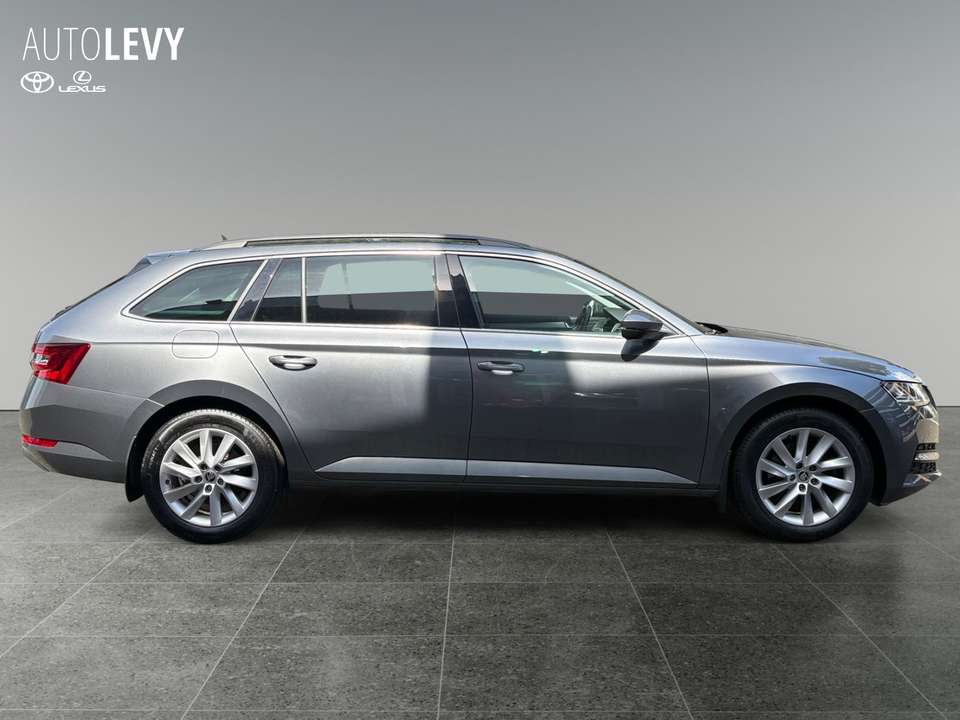 Skoda Superb - Imagem 7