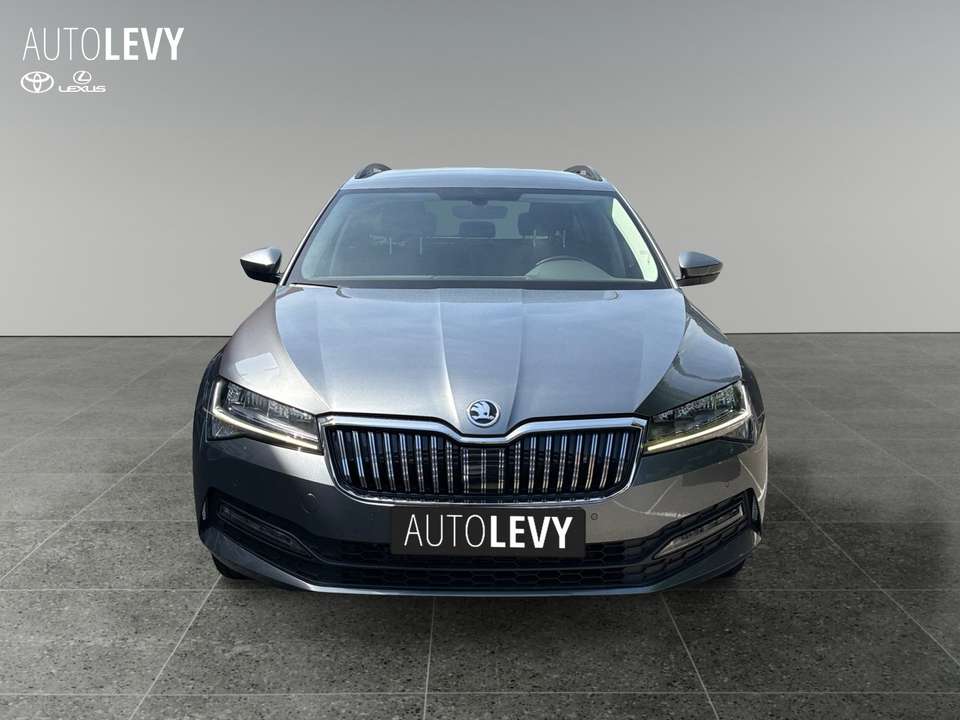 Skoda Superb - Imagem 9